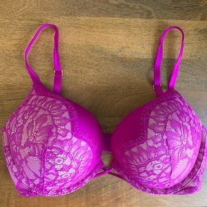 Victoria Secret Bombshell Plunge Bra Size 32D